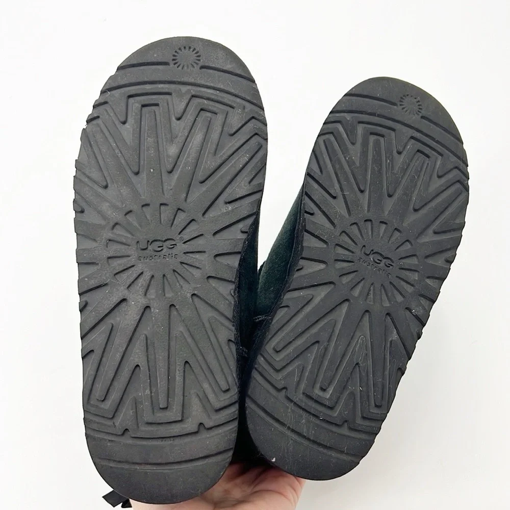 Ugg Mini Bailey Bow Black size 4